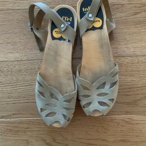 Toffee Hasbeens Nubuck Peeptoe Clog Sandal Size 8